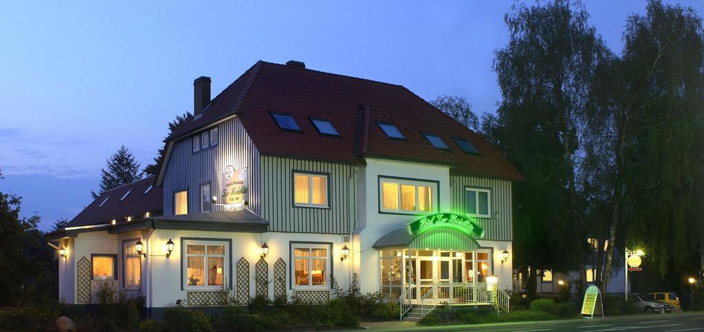 Hotel Zur Heidebluete Hambuhren Bagian luar foto