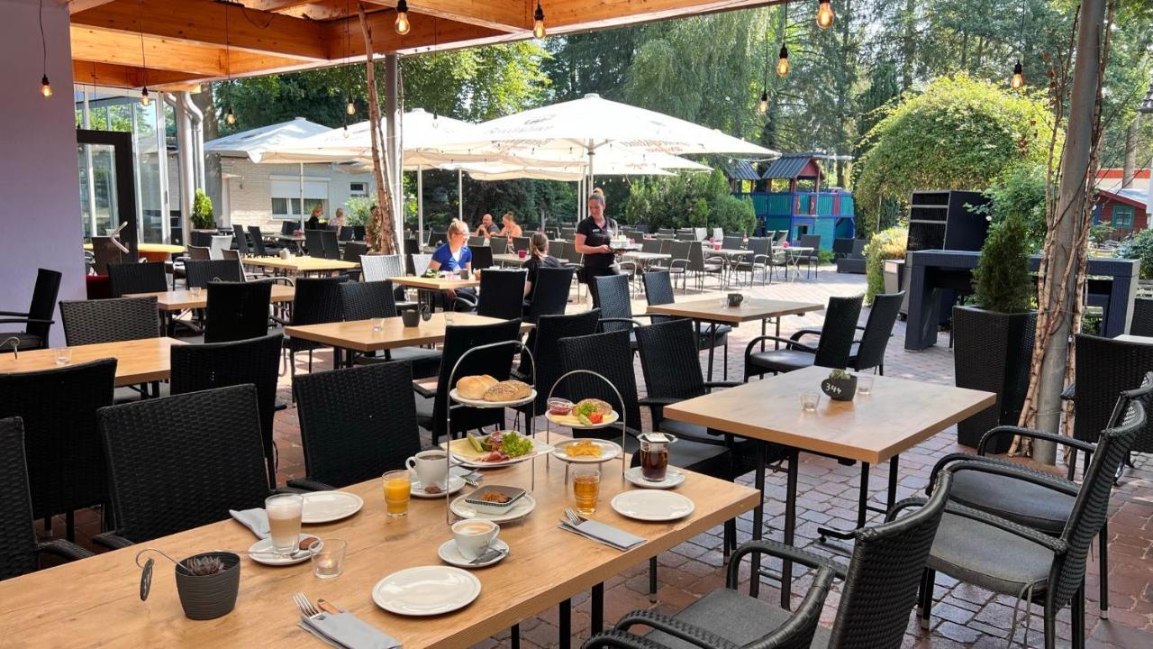 Hotel Zur Heidebluete Hambuhren Bagian luar foto
