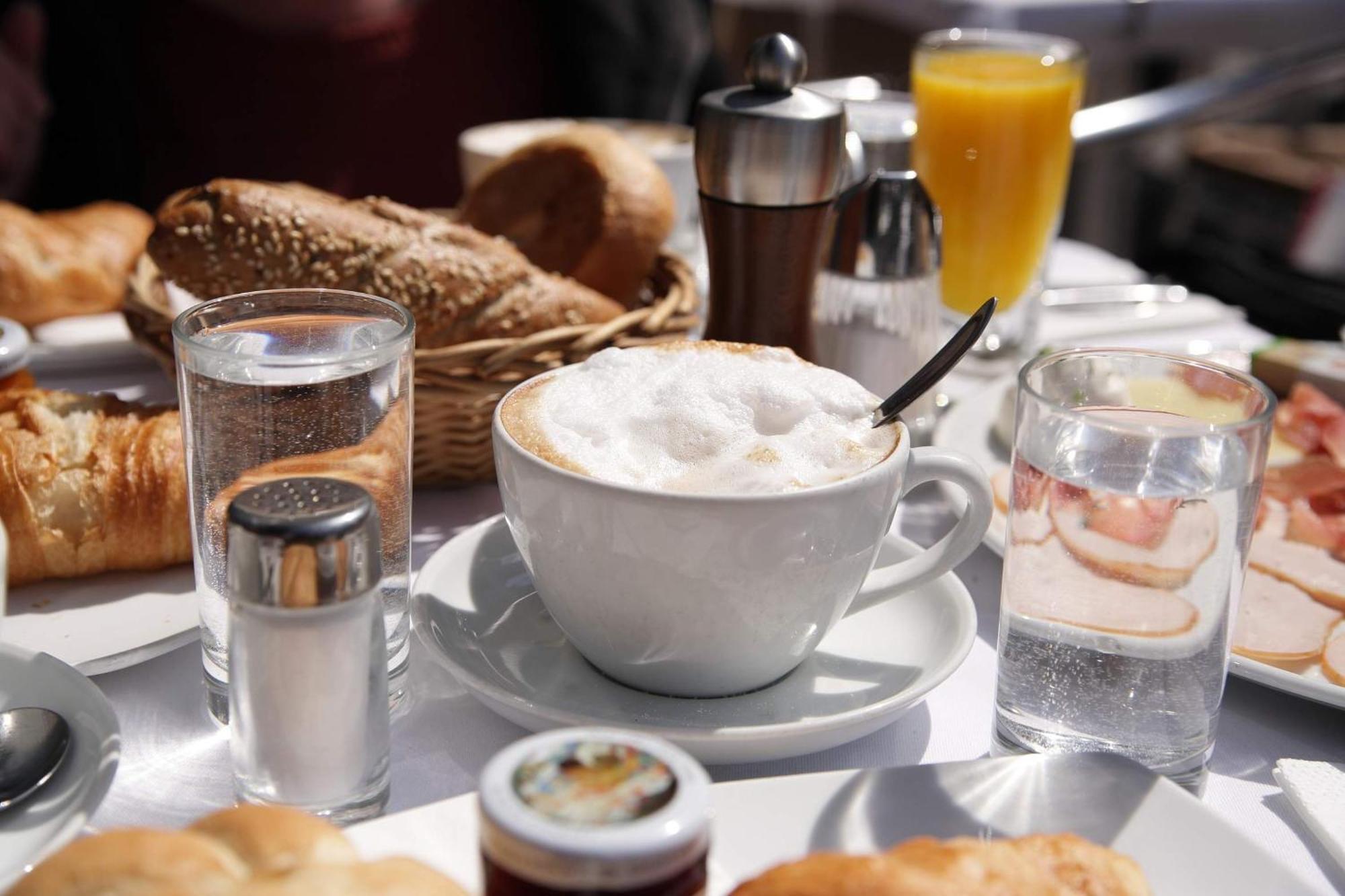 Hotel Zur Heidebluete Hambuhren Bagian luar foto