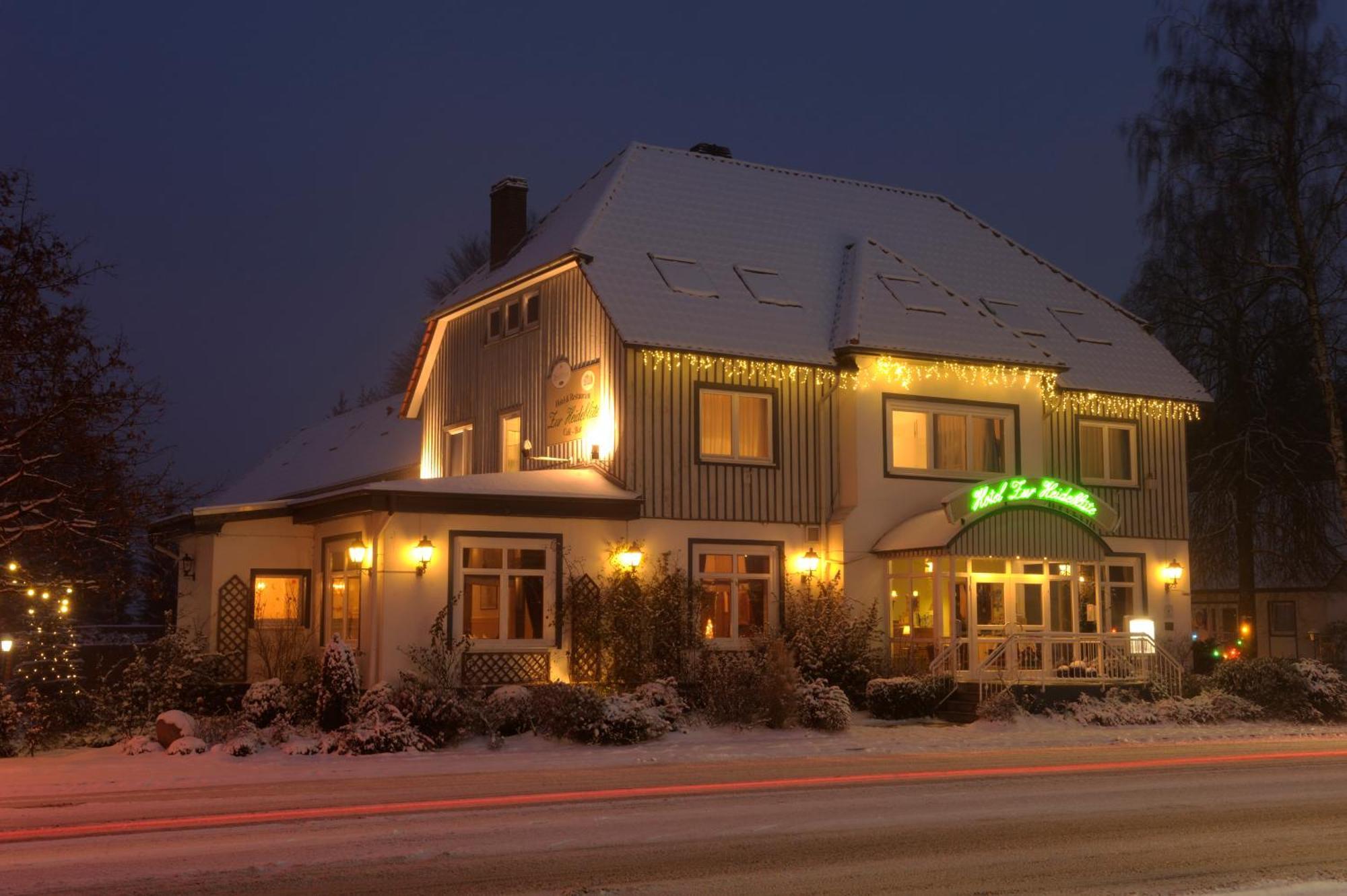 Hotel Zur Heidebluete Hambuhren Bagian luar foto