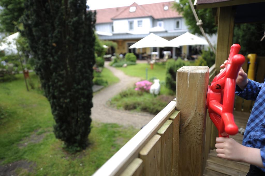 Hotel Zur Heidebluete Hambuhren Bagian luar foto