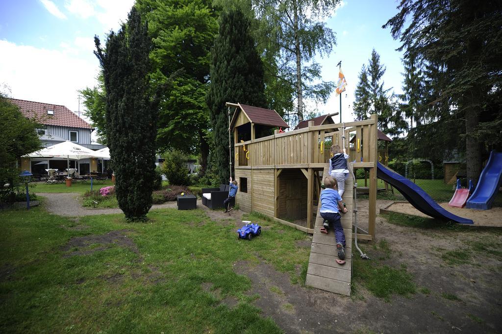 Hotel Zur Heidebluete Hambuhren Bagian luar foto
