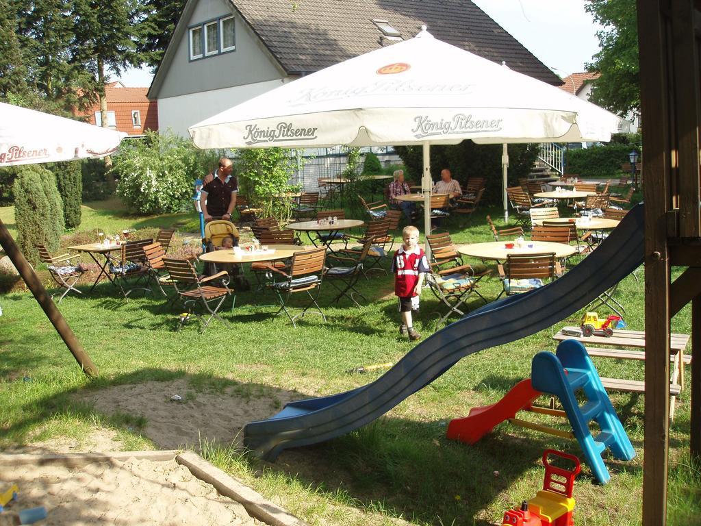 Hotel Zur Heidebluete Hambuhren Bagian luar foto