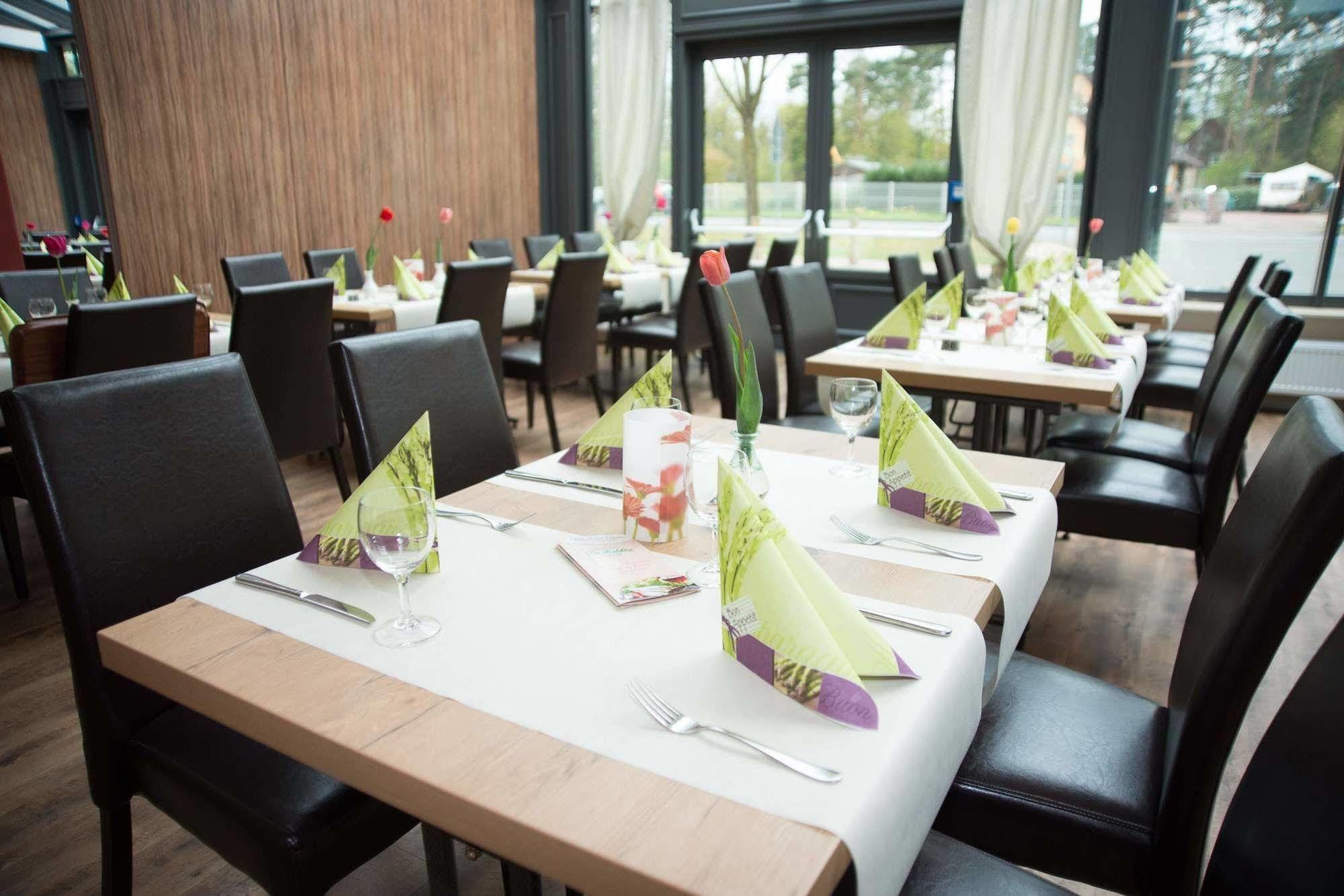 Hotel Zur Heidebluete Hambuhren Bagian luar foto