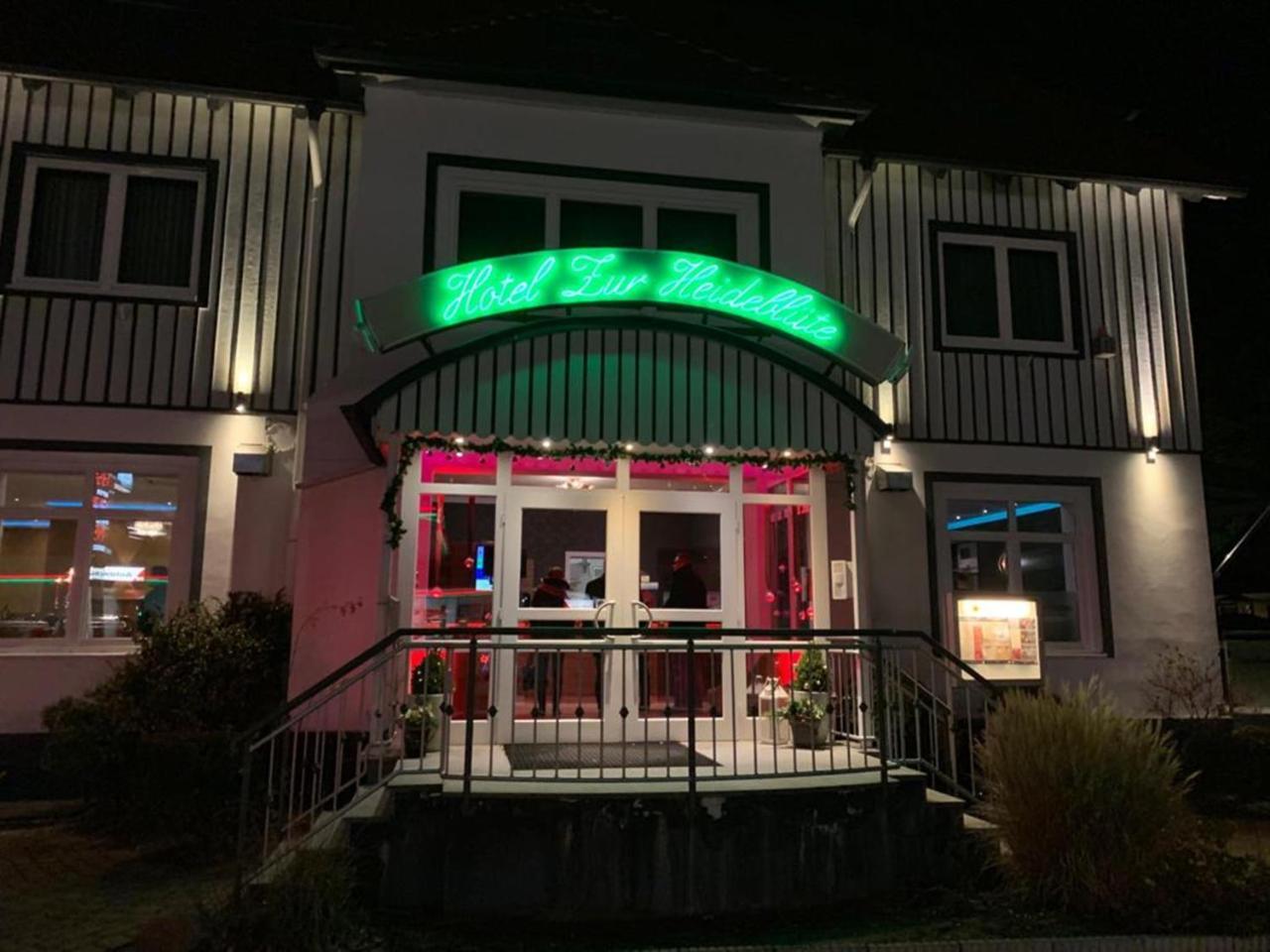 Hotel Zur Heidebluete Hambuhren Bagian luar foto